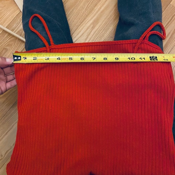 Topshop women's red Bodysuit
Size US 8 - Picture 15 of 16